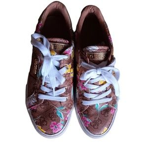 Guess Women's Loven Sneaker size 7.5